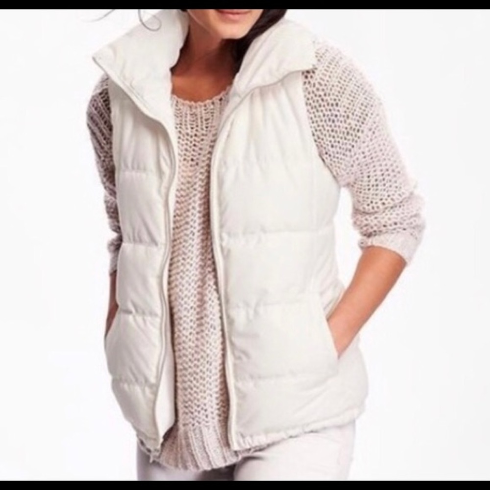 NWT Old Navy White Frost Free Puffer Vest - Size L